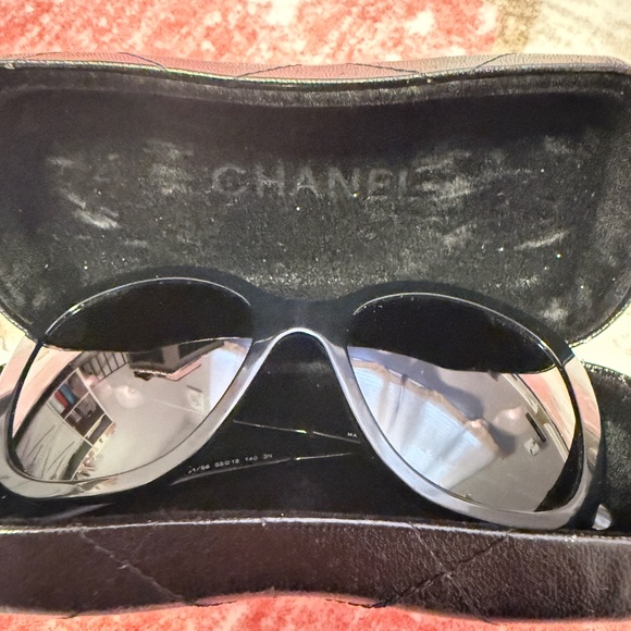 CHANEL Black Gold Pearl Sunglasses RARE main image 7